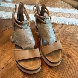 Stylish Tan and Cream Women's Sandals